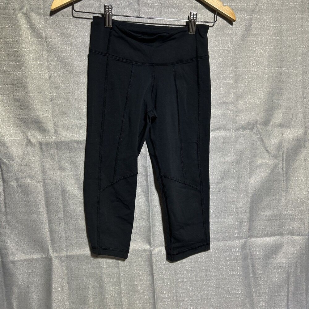 Lululemon Running Crop Solid Size 2 Black Legging Capri Waist Synch‎ Breathable